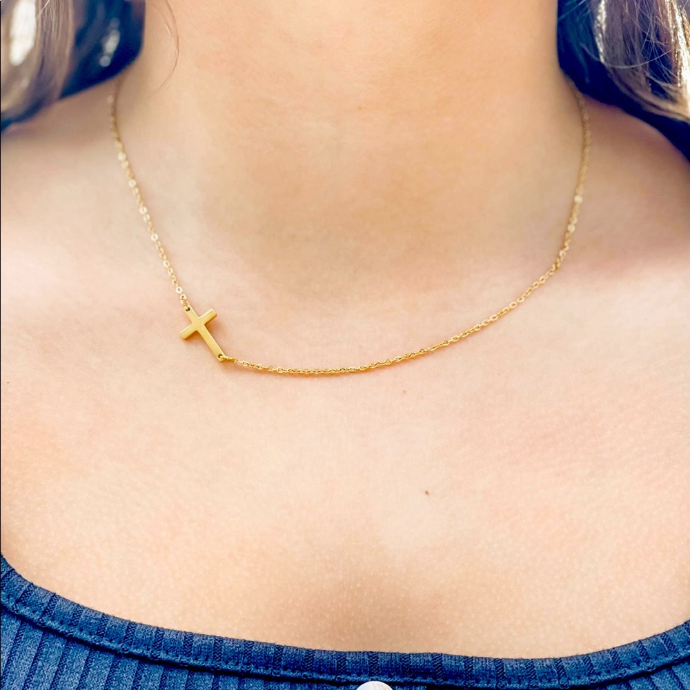 💛Gold Cross Necklace -Dainty & Classic